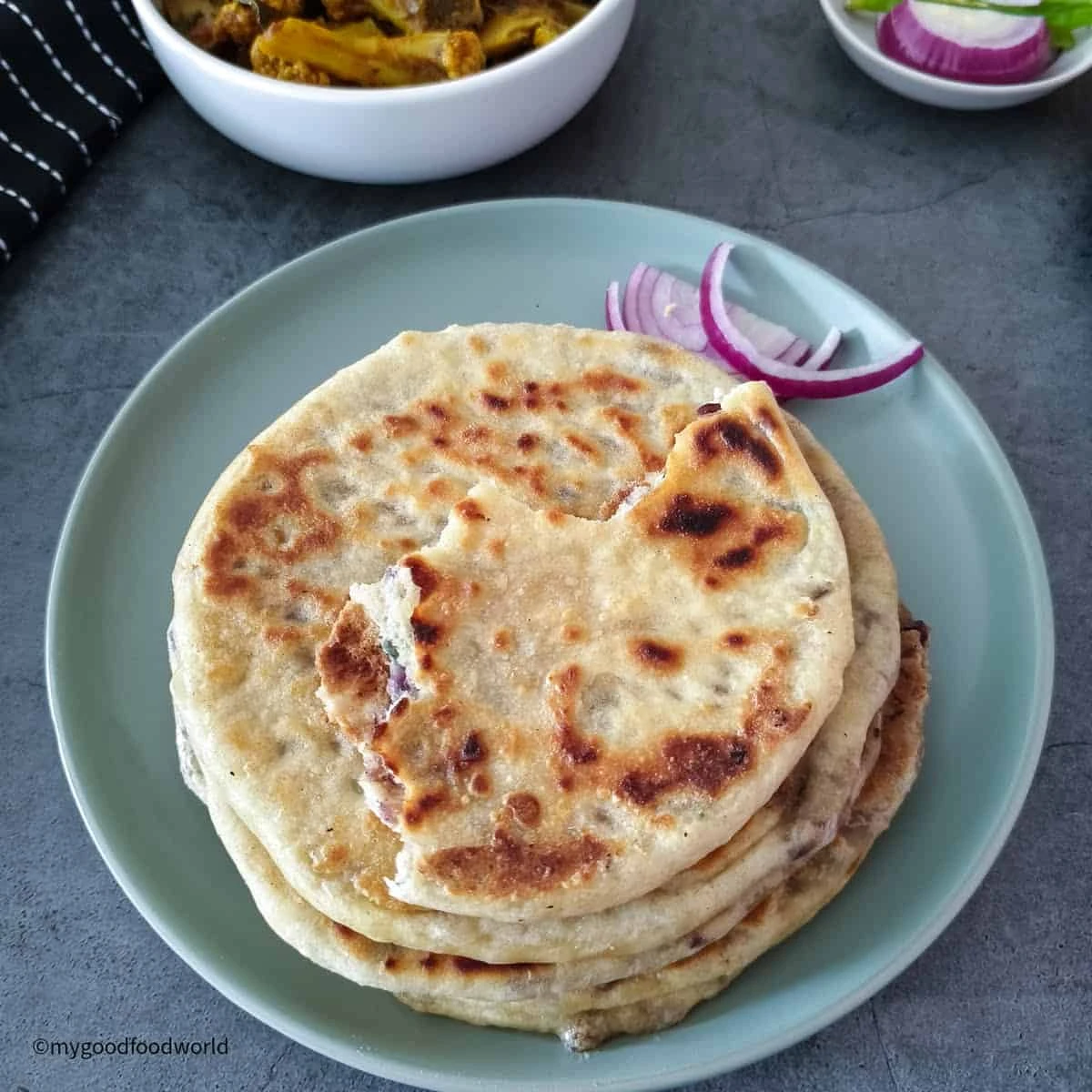 ONION KULCHA
