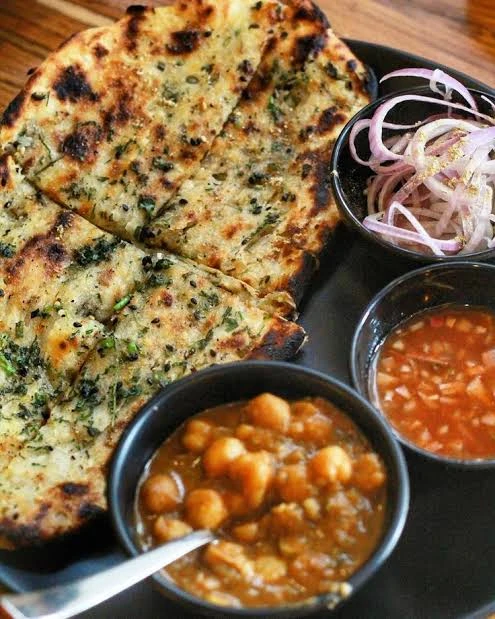 AMRITSARI KULCHA WITH CHANA